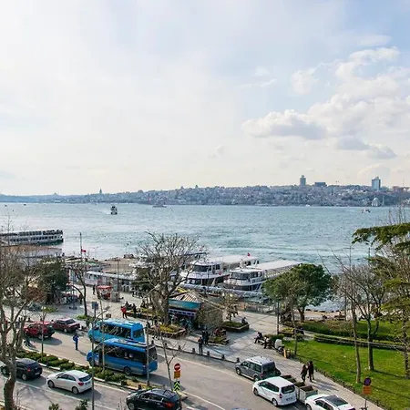 Small 1+1 House In Center / Uskudar *